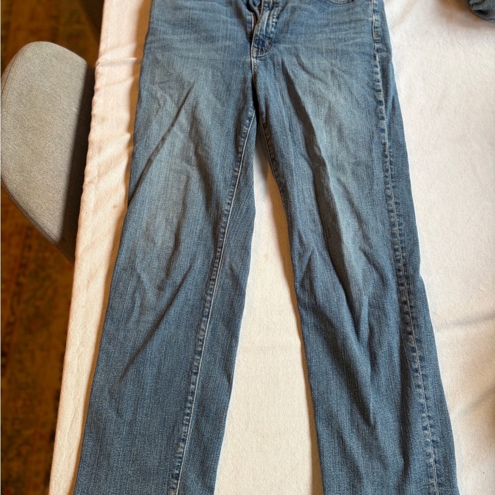 Madewell Straight-Leg Jeans in Medium Blue Wash